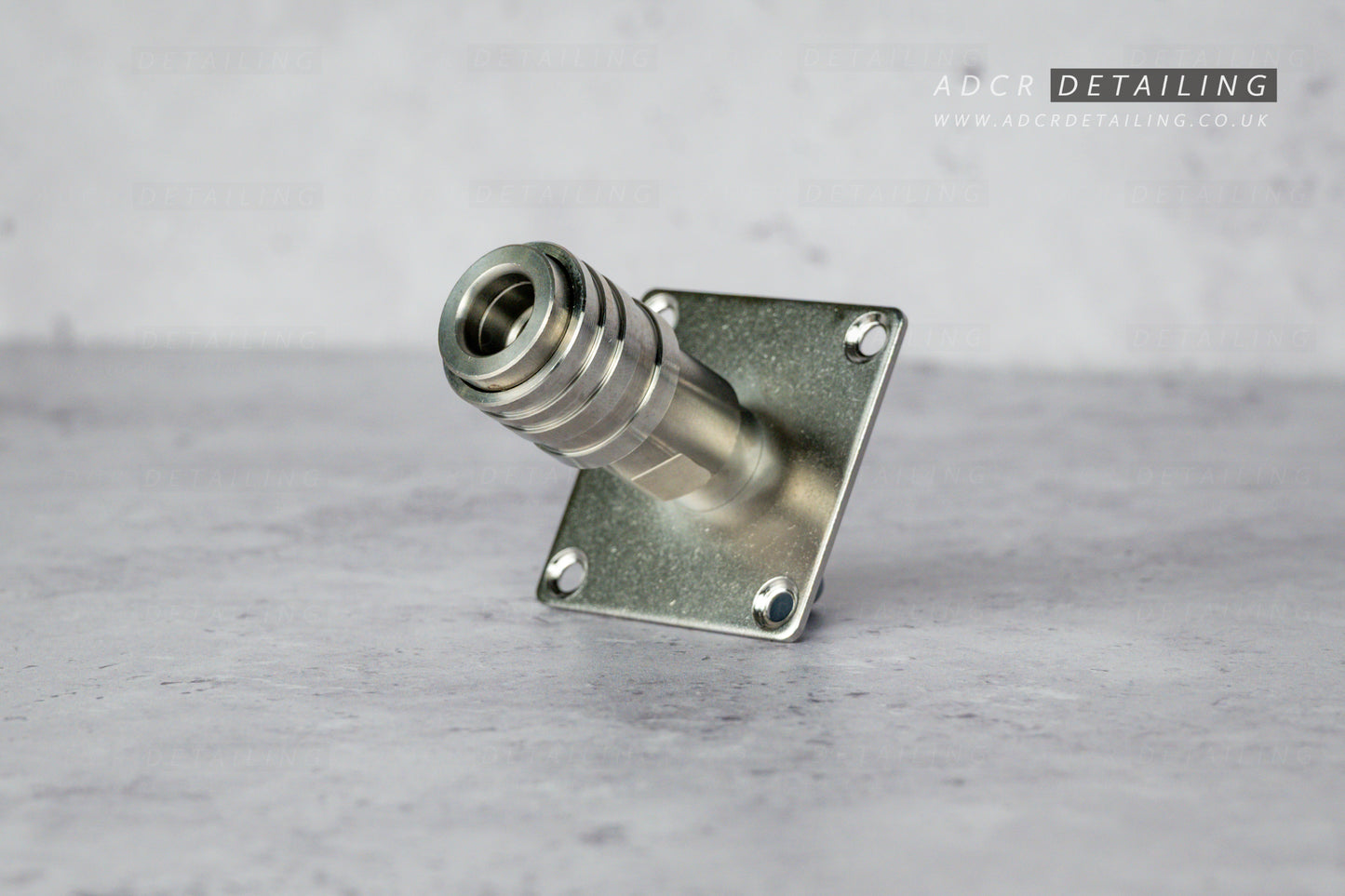 1/4in quick release snow foam cannon wall mount holder. Stainless steel, with a self locking connection for a premium and durable connection. Perfect for storing and organising your detailing and car care products.