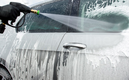 ADCR Detailing Classic Short Trigger Gun compatible with Karcher K Series (K2, K3, K4, K5, K7 etc). Pressure rinsing snow foam off a car with included quick release nozzles.