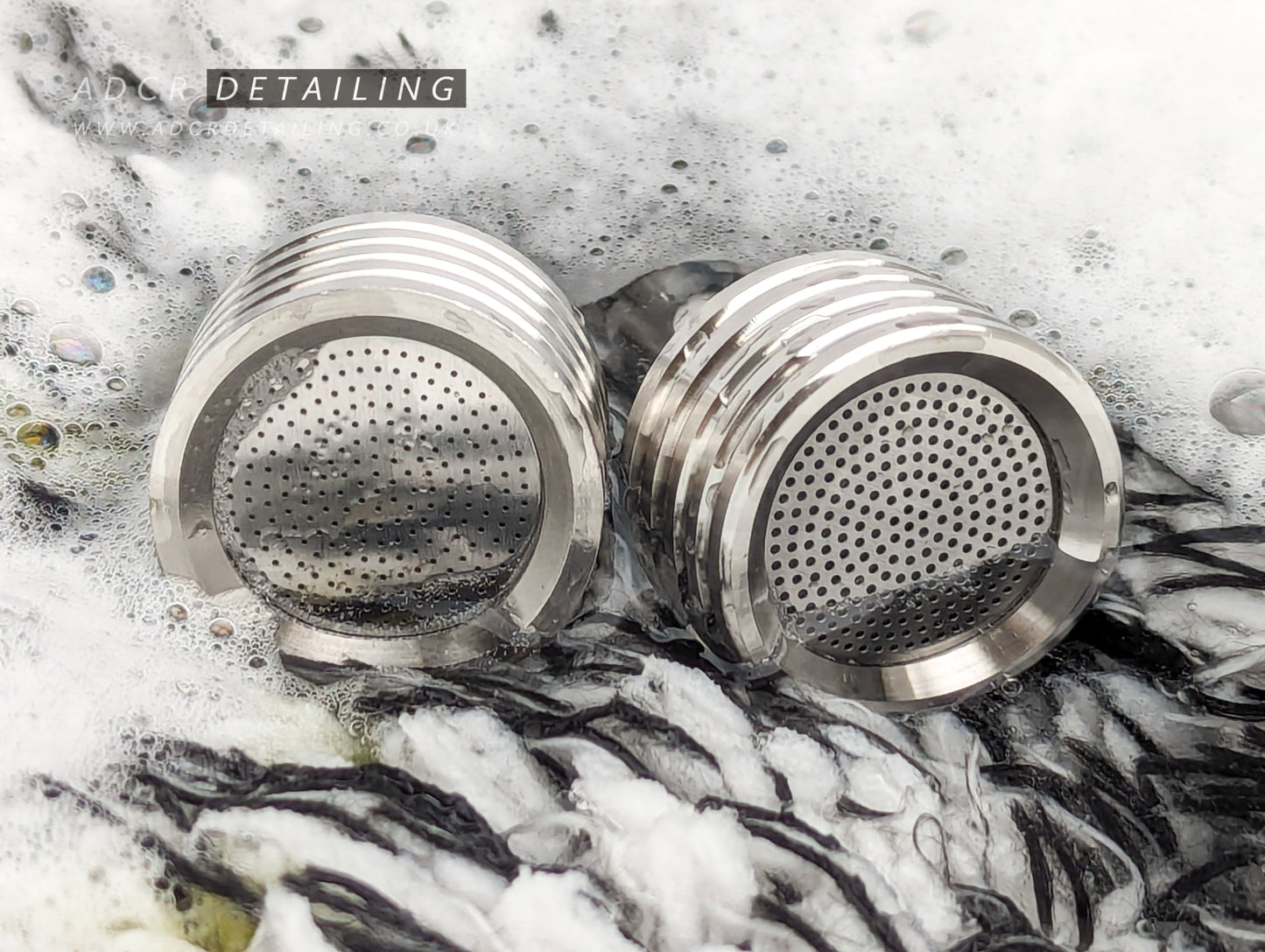 1/4in Quick Release Shower Head Nozzles for car detailing and valeting. In detailing bucket of water and car shampoo on a wash mitt.