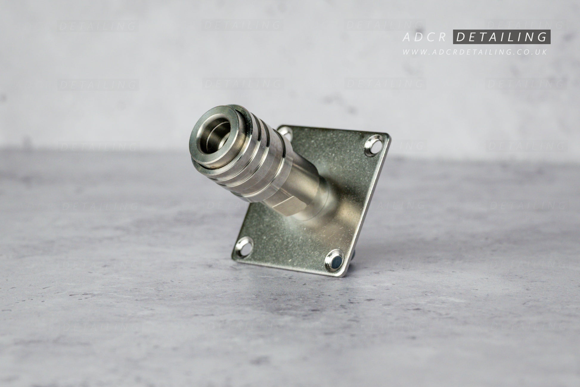 1/4in quick release snow foam cannon wall mount holder. Stainless steel, with a self locking connection for a premium and durable connection. Perfect for storing and organising your detailing and car care products.